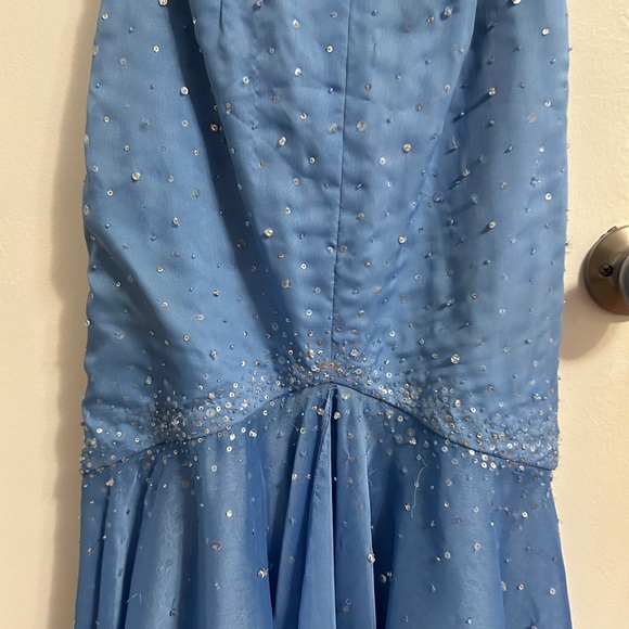 Blue halter neckline vintage 90’s beaded fishtail prom dress - Picture 4 of 11